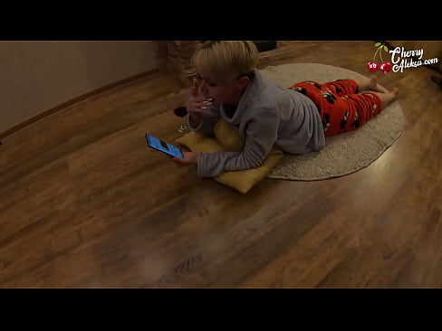 ❤️ Šialená blondínka fajčí obrovský penis a skáče na ňom - análny sex ❤❌ Porno na sk.xlxxporno.ru ❌❤